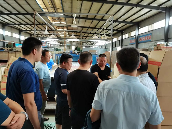 瀘州玻璃酒瓶.png 瀘州玻璃酒瓶.png