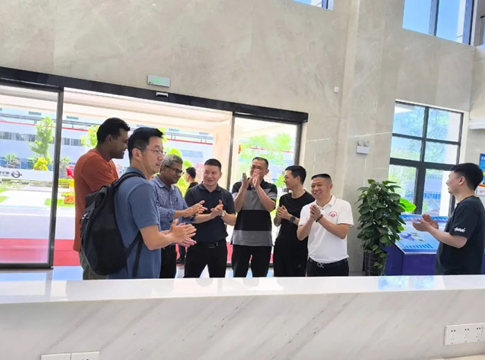 意大利Sapphire Group藍(lán)寶石集團(tuán)經(jīng)理、首席財(cái)務(wù)官一行蒞臨公司參觀考察